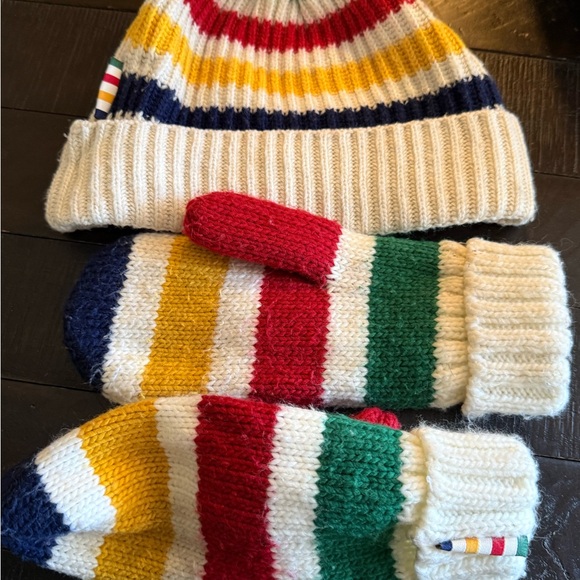 Colorful Striped Mittens - Picture 4 of 4